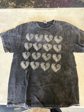 Black Graphic Heart Pattern Band Name Acid Wash Tee